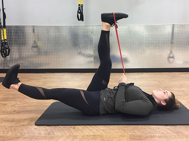 BAND LEG LOWERING (HAMSTRING)